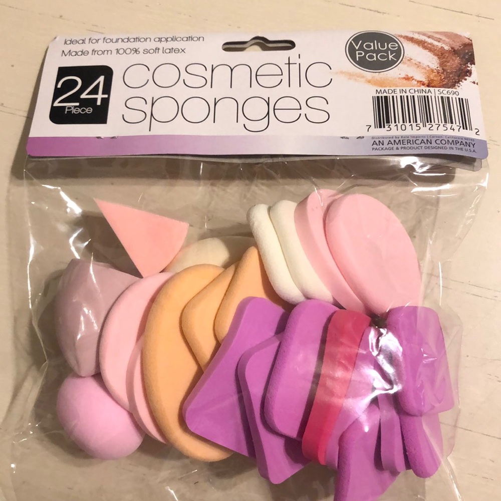 Value pack - 24 cosmetic sponges.  assorted colors and size